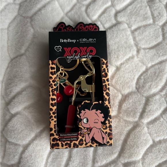 Betty Boop Eyelash Curler with Cherry Keychain - Picture 8 of 9